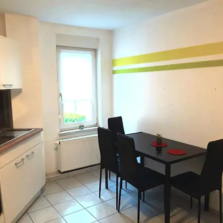 Seyfarthrooms - Monteurwohnung Grossroehrsdorf 1 - Zentrale Lage, Gute Anbindung, Voll Ausgestattet Appartement *