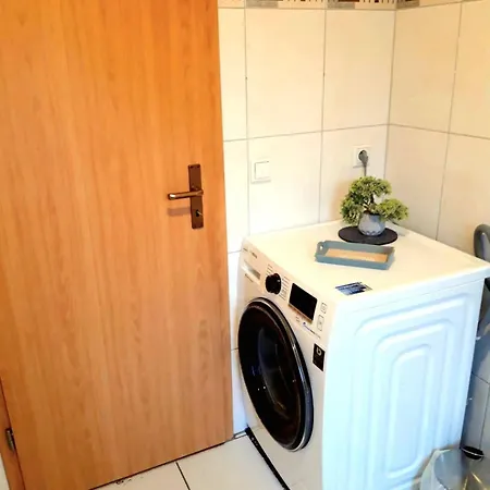 Appartement Seyfarthrooms - Monteurwohnung Grossroehrsdorf 1 - Zentrale Lage, Gute Anbindung, Voll Ausgestattet Grossrohrsdorf