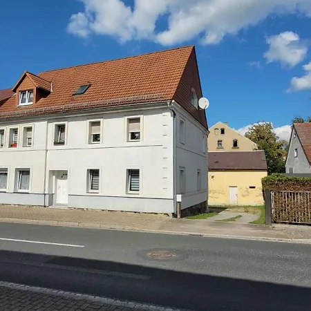 Seyfarthrooms - Monteurwohnung Grossroehrsdorf 1 - Zentrale Lage, Gute Anbindung, Voll Ausgestattet Апартаменты Grossrohrsdorf