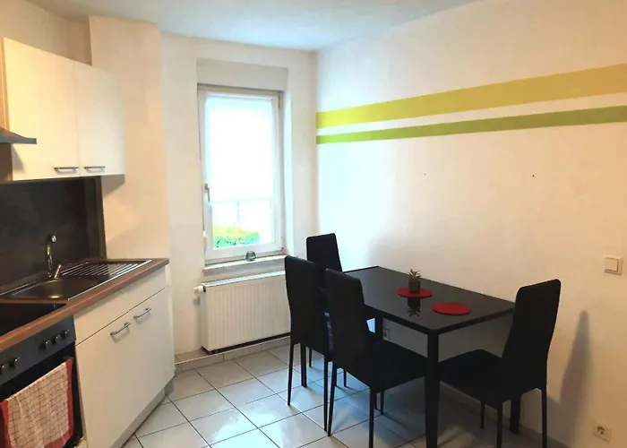 Seyfarthrooms - Monteurwohnung Grossroehrsdorf 1 - Zentrale Lage, Gute Anbindung, Voll Ausgestattet 公寓 *