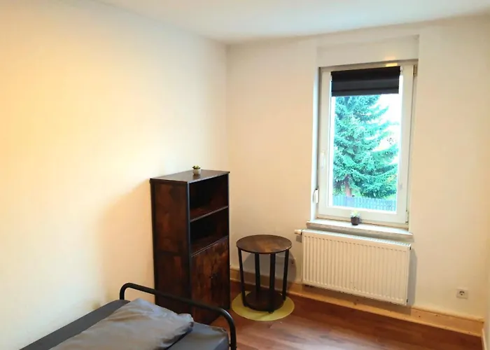 公寓 Seyfarthrooms - Monteurwohnung Grossroehrsdorf 1 - Zentrale Lage, Gute Anbindung, Voll Ausgestattet Grossrohrsdorf