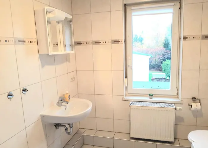 Seyfarthrooms - Monteurwohnung Grossroehrsdorf 1 - Zentrale Lage, Gute Anbindung, Voll Ausgestattet 公寓 Grossrohrsdorf